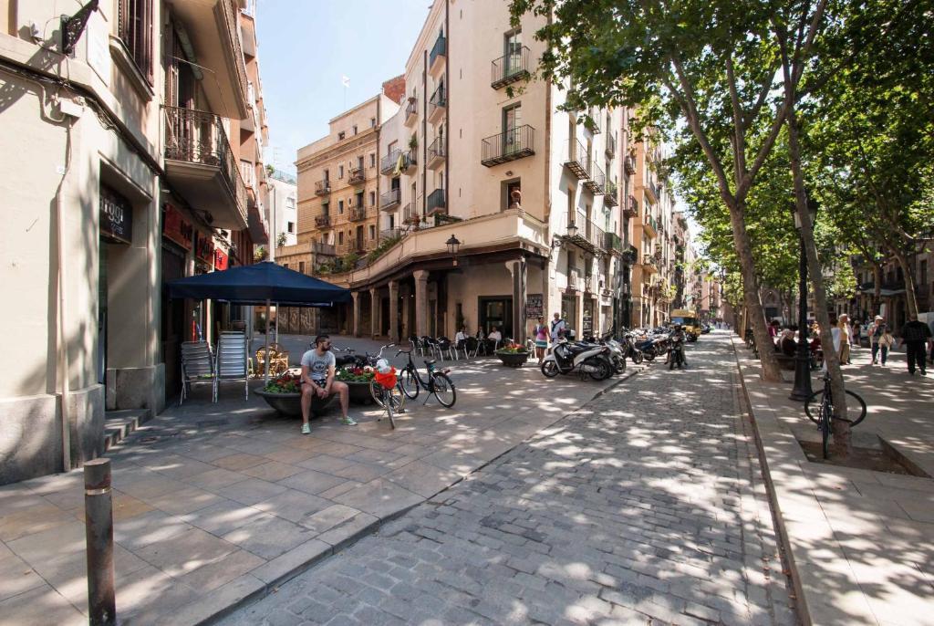 Deco Barcelona-born St. * Barcellona